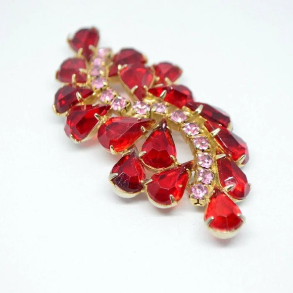 JULIANA D&E Gold Tone Red Pink Glass Flower Pin - Picture 1 of 4